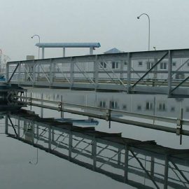 垂架式中心傳動(dòng)刮泥機(jī)